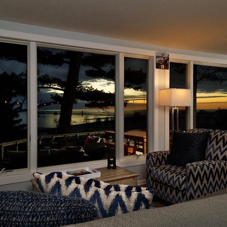 Looking Glass Beachfront Inn แกรนด์เฮเวน ภายนอก รูปภาพ